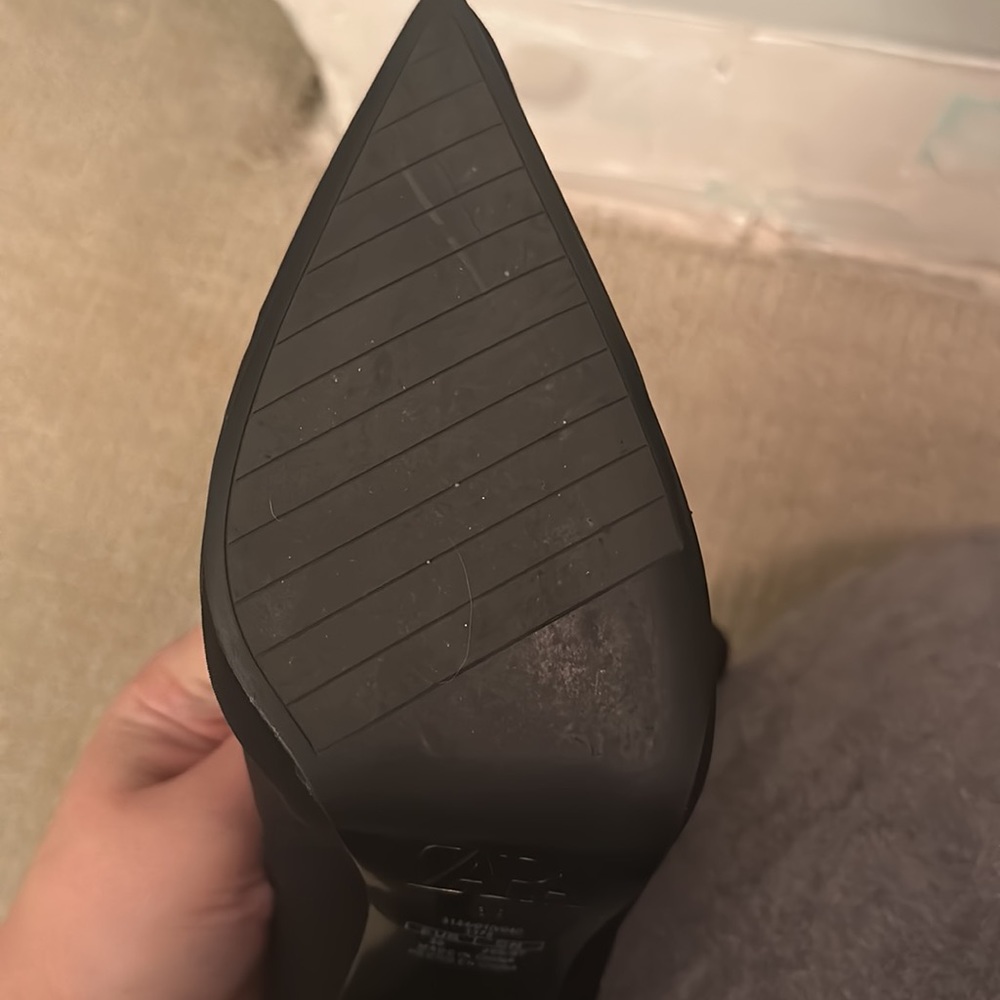 Worn once! Brand new black Zara stiletto ankle boots. Minor scuffing on bottom - Picture 5 of 6